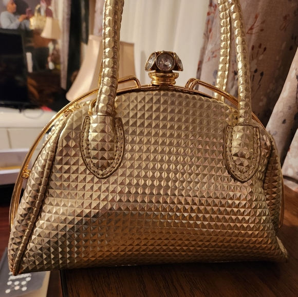 Purse - Picture 2 of 3